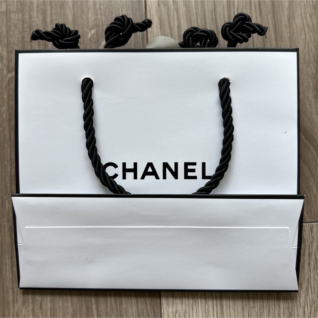 CHANEL(シャネル)のシャネル CHANEL 紙袋 ショップ袋 ショッパー 非売品 レディースのバッグ(ショップ袋)の商品写真