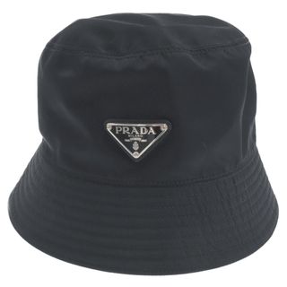 プラダ(PRADA)のPRADA プラダ Re-Nylon トライアングルロゴ ナイロン バケットハット 帽子 ブラック 33165 2HC137(ハット)