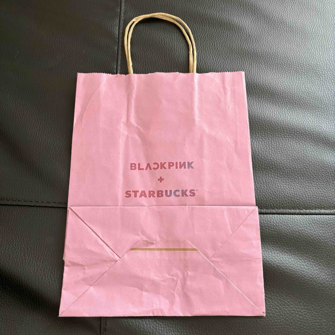 Starbucks(スターバックス)のStarbucks BLACKPINK ブラックピンク　紙袋　ショッパー レディースのバッグ(ショップ袋)の商品写真