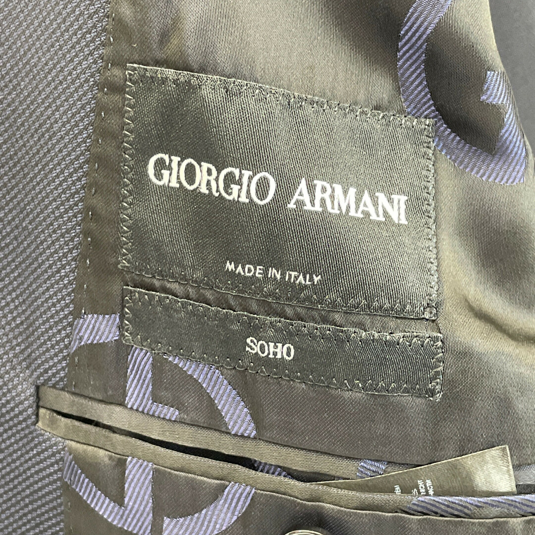 Giorgio Armani(ジョルジオアルマーニ)のジョルジオアルマーニ SOHO 8WGAV00E T02UP ネイビー アセテート 裏地ロゴ 2Bシングルスーツ 46 メンズの靴/シューズ(その他)の商品写真