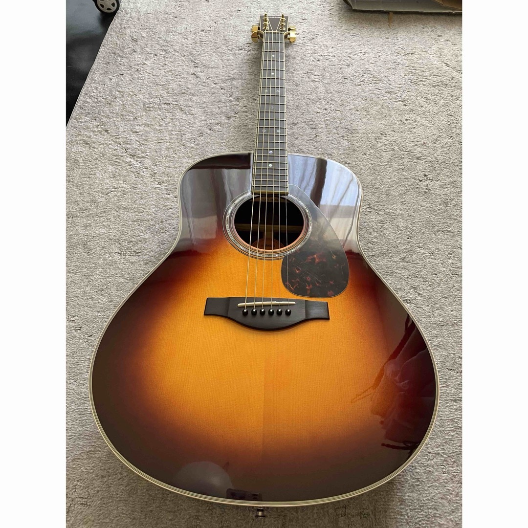 ヤマハ LL16  ARE （付属品付き） 楽器のギター(アコースティックギター)の商品写真