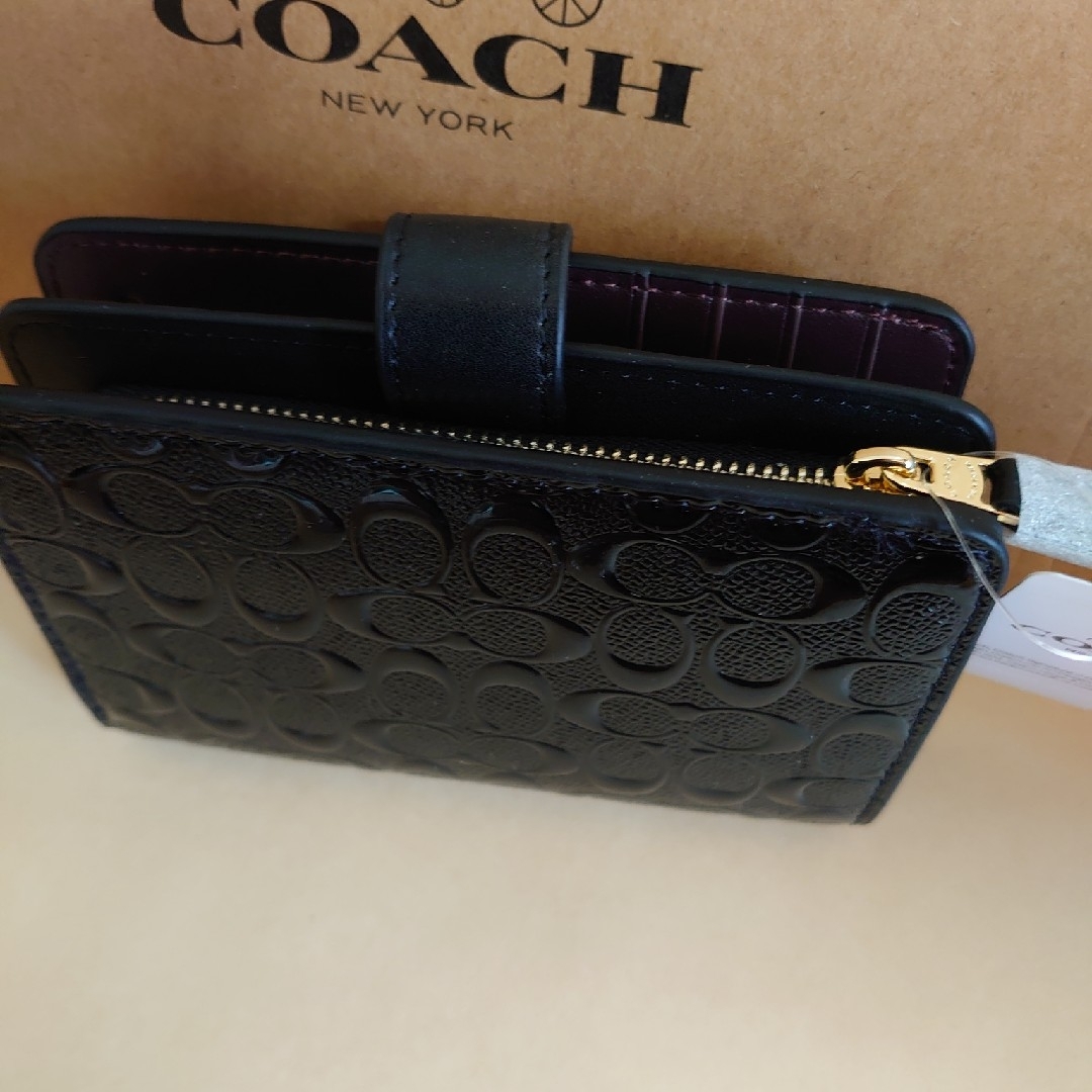 COACH(コーチ)のCOACH　二つ折り財布　新品　未使用　ブラック　エナメル レディースのファッション小物(財布)の商品写真