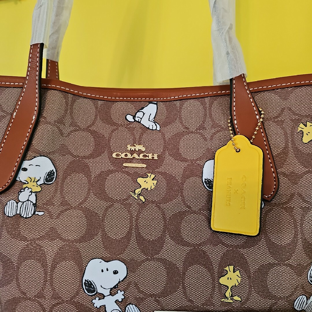 COACH(コーチ)のCOACH スヌーピー トートバッグ コーチ ウッドストック 可愛い 人気 新品 レディースのバッグ(トートバッグ)の商品写真