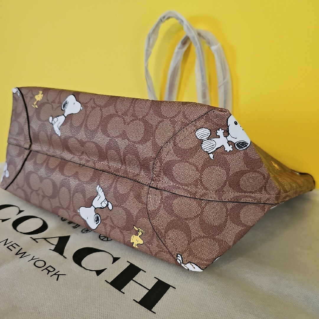 COACH(コーチ)のCOACH スヌーピー トートバッグ コーチ ウッドストック 可愛い 人気 新品 レディースのバッグ(トートバッグ)の商品写真