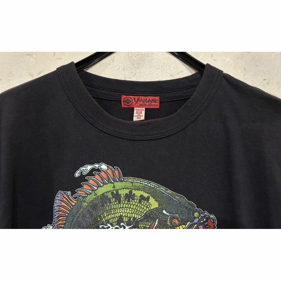 EVISU(エビス)の＊ヤマネ DOWLUCK バス釣り プリント 半袖Tシャツ トップス 40 メンズのトップス(Tシャツ/カットソー(半袖/袖なし))の商品写真