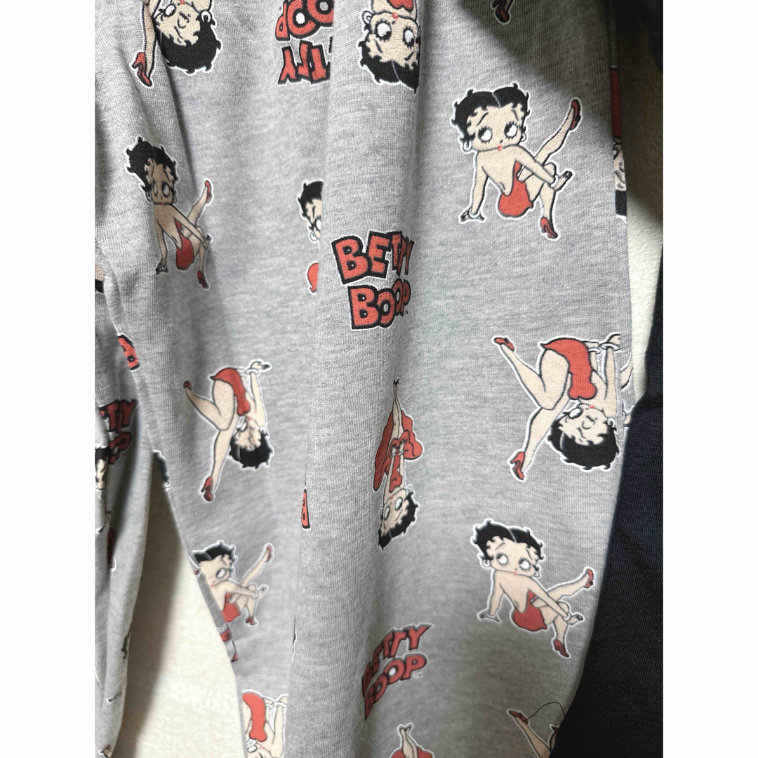 Betty Boop(ベティブープ)の新品　ベティちゃん　レディース　ルームウェア　ブラック　グレー　M レディースのルームウェア/パジャマ(ルームウェア)の商品写真