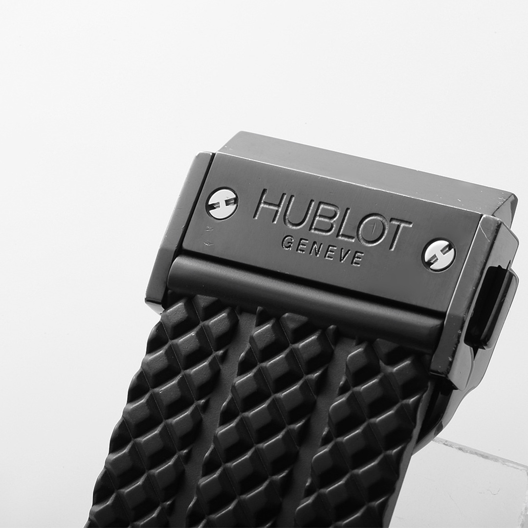 HUBLOT(ウブロ)のウブロ ビッグバン ブラックマジック ベゼルダイヤ 301.CV.130.RX.114 メンズ 中古 腕時計 メンズの時計(腕時計(アナログ))の商品写真