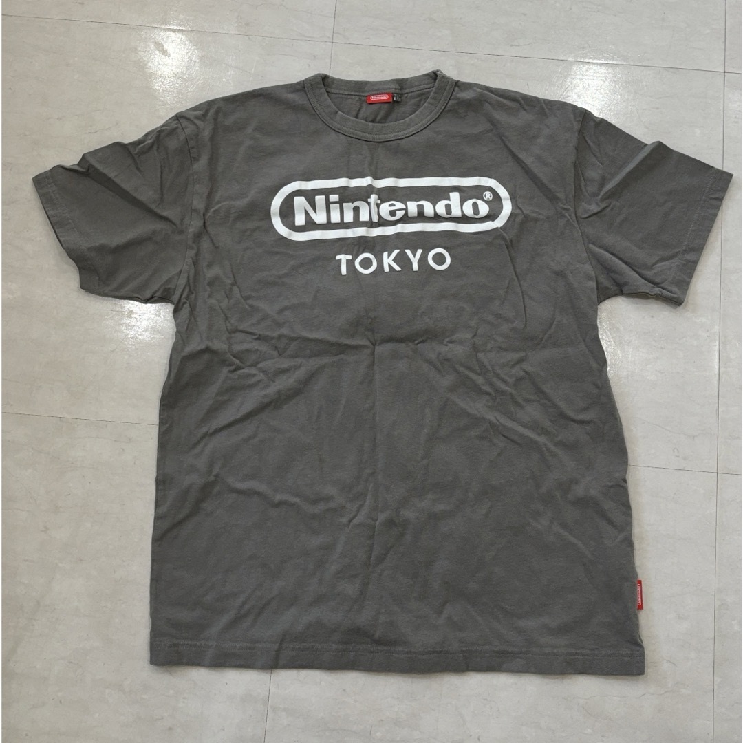 任天堂(ニンテンドウ)のNINTENDO TOKYO Tシャツ　グレーL メンズのトップス(Tシャツ/カットソー(半袖/袖なし))の商品写真