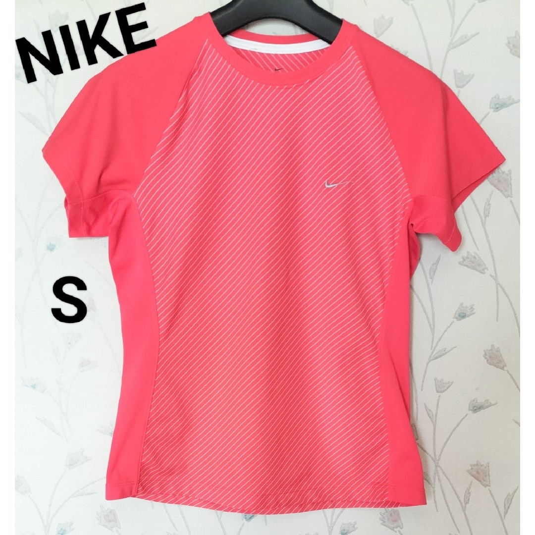 NIKE(ナイキ)のNIKE ナイキ ドライフィット Tシャツ S レディースのトップス(Tシャツ(半袖/袖なし))の商品写真