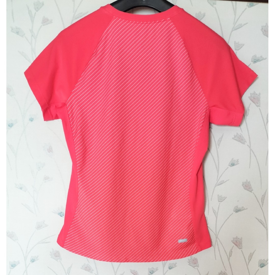 NIKE(ナイキ)のNIKE ナイキ ドライフィット Tシャツ S レディースのトップス(Tシャツ(半袖/袖なし))の商品写真