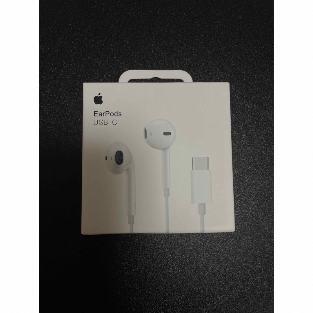 【未開封】アップル純正 EarPods（USB-C）インナーイヤー型イヤホン スマホ/家電/カメラのスマートフォン/携帯電話(その他)の商品写真