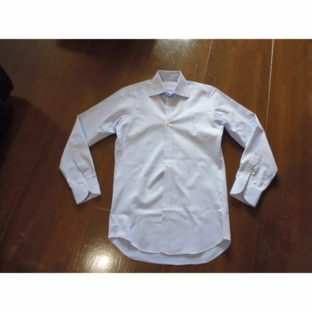 使用数回　高級アルビニ生地　ブルーシャツ　S メンズのトップス(シャツ)の商品写真