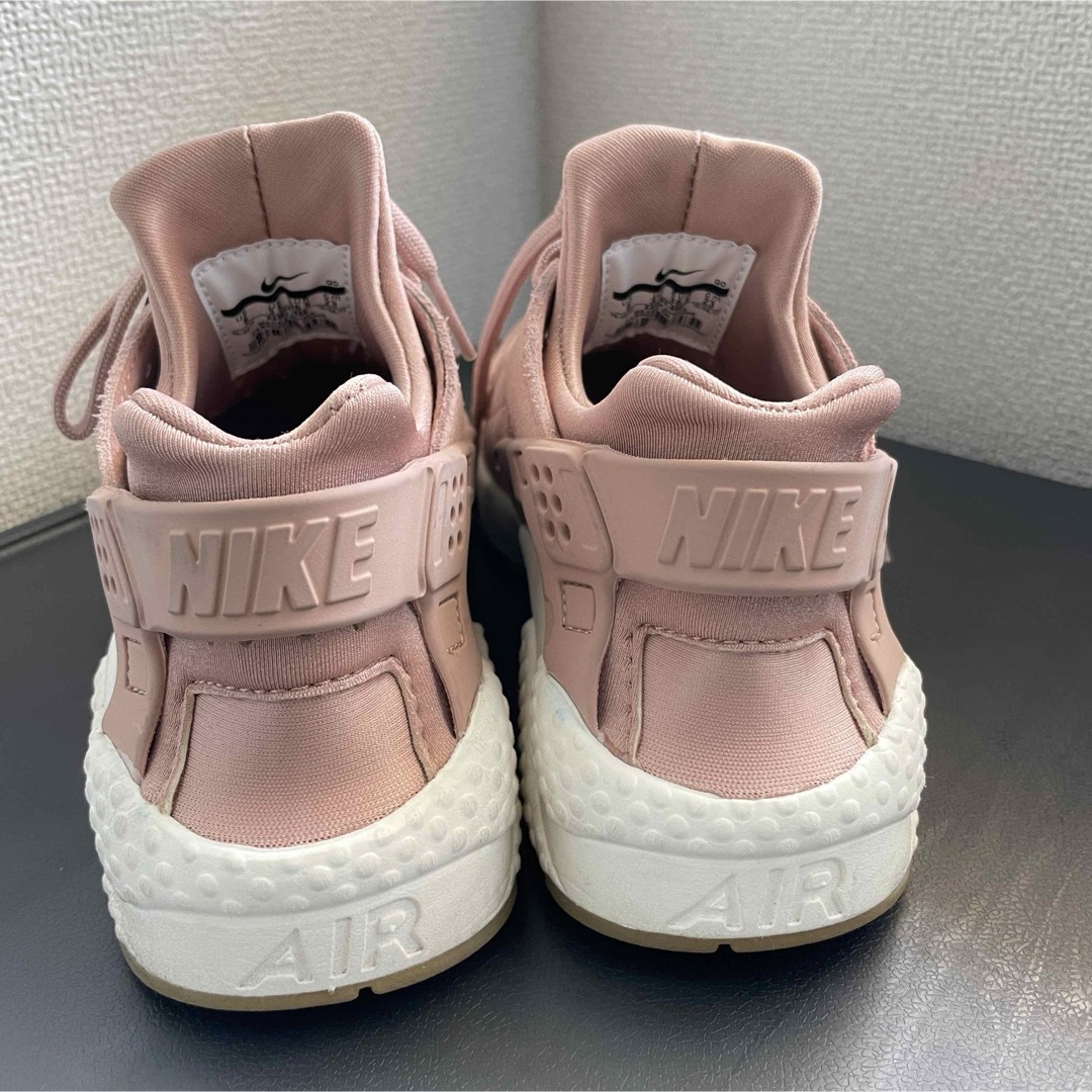 NIKE(ナイキ)のナイキ NIKE エア ハラチ Air Huarache run SD ピンク メンズの靴/シューズ(スニーカー)の商品写真