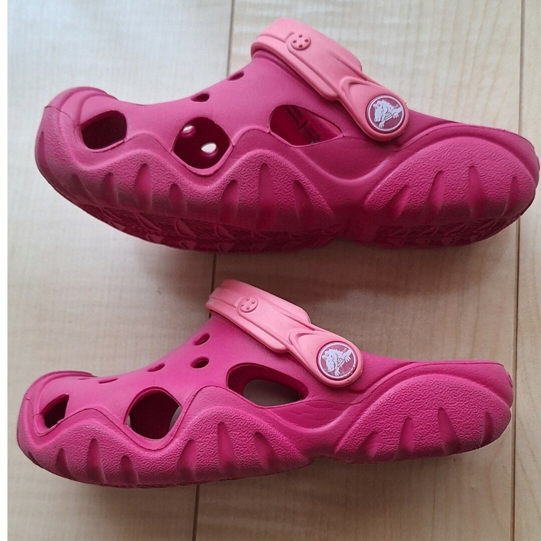 crocs(クロックス)のクロックス　クラシッククロッグキッズ　サンダル19.5cm キッズ/ベビー/マタニティのキッズ靴/シューズ(15cm~)(サンダル)の商品写真