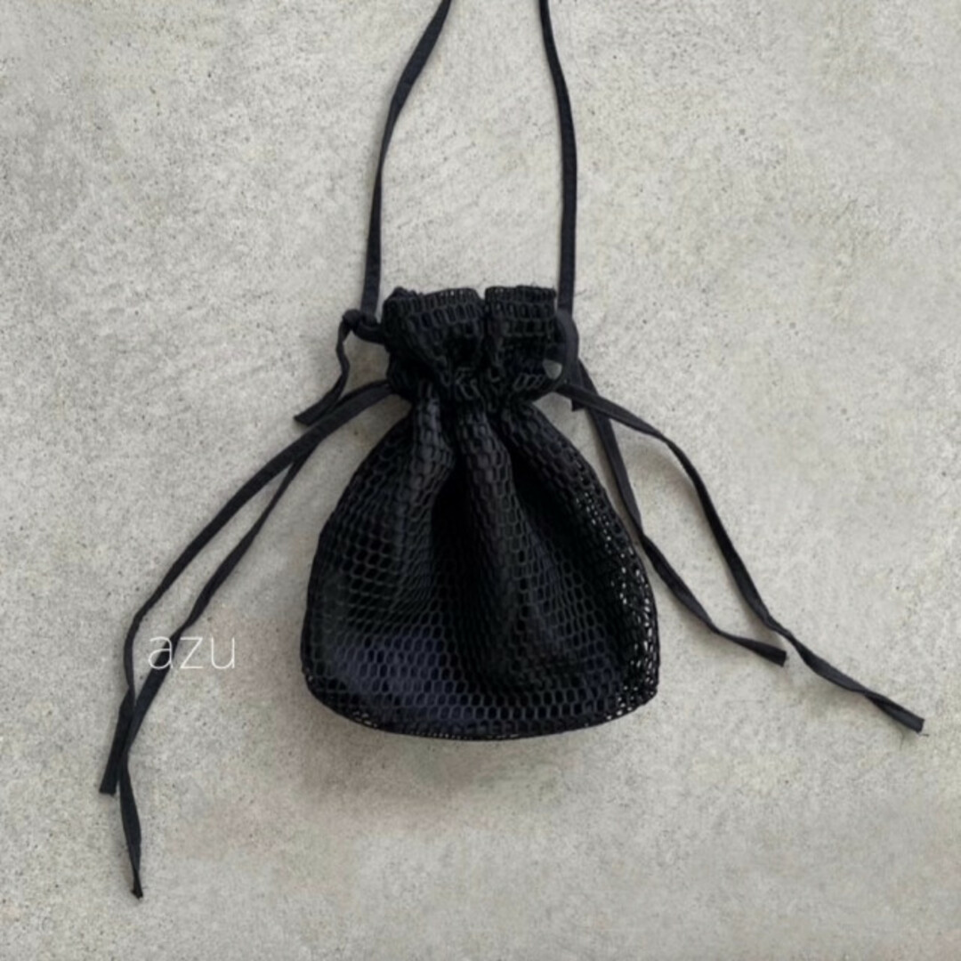 メッシュ 巾着 ショルダーバッグ 黒 ポシェット 斜め掛け 韓国通販 海外通販 レディースのバッグ(ショルダーバッグ)の商品写真