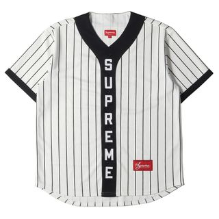 シュプリーム(Supreme)の美品 Supreme シュプリーム シャツ サイズ:S 18AW バーチカルロゴ ベースボールシャツ Vertical Logo Baseball Jersey ホワイト ブラック 白黒 トップス カジュアルシャツ 半袖 ジャージ【メンズ】【中古】(シャツ)