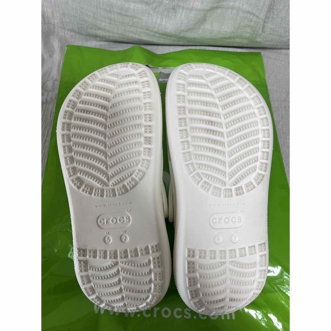 crocs(クロックス)の23cmクロックス 厚底 Classic Bae Clog 白  レディースの靴/シューズ(サンダル)の商品写真