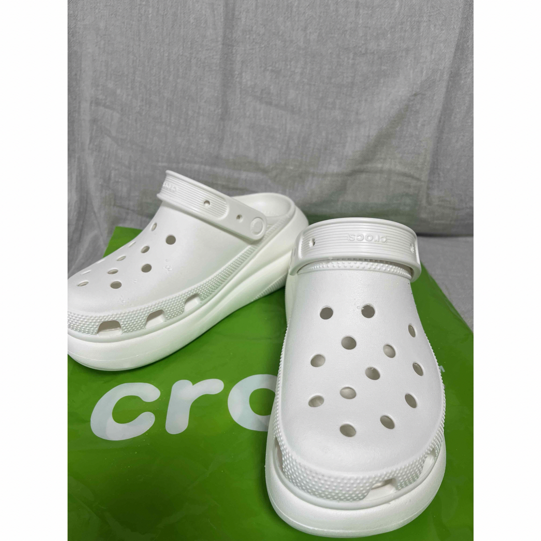 crocs(クロックス)の23cmクロックス 厚底 Classic Bae Clog 白  レディースの靴/シューズ(サンダル)の商品写真