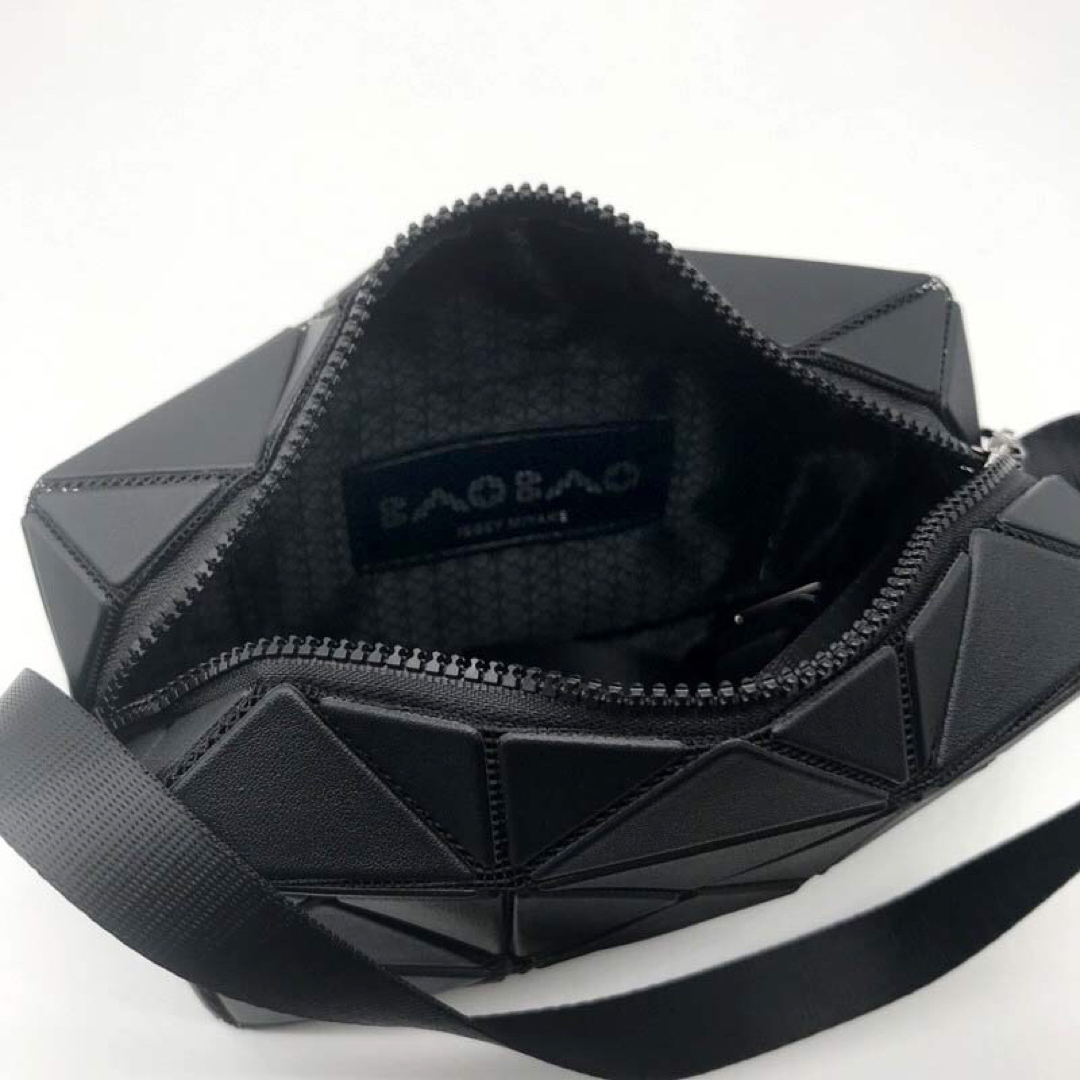 BaoBaoIsseyMiyake(バオバオイッセイミヤケ)のバオバオイッセイミヤケ　新品　トートバッグ  2✖️3 ブラック レディースのバッグ(ショルダーバッグ)の商品写真