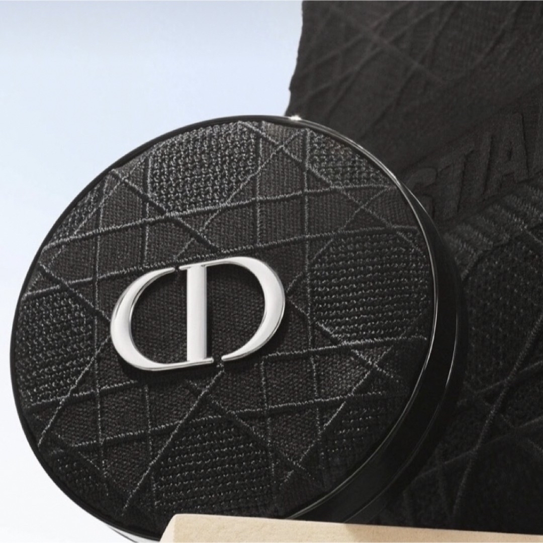 Dior(ディオール)のdiorクッションファンデ コスメ/美容のベースメイク/化粧品(ファンデーション)の商品写真