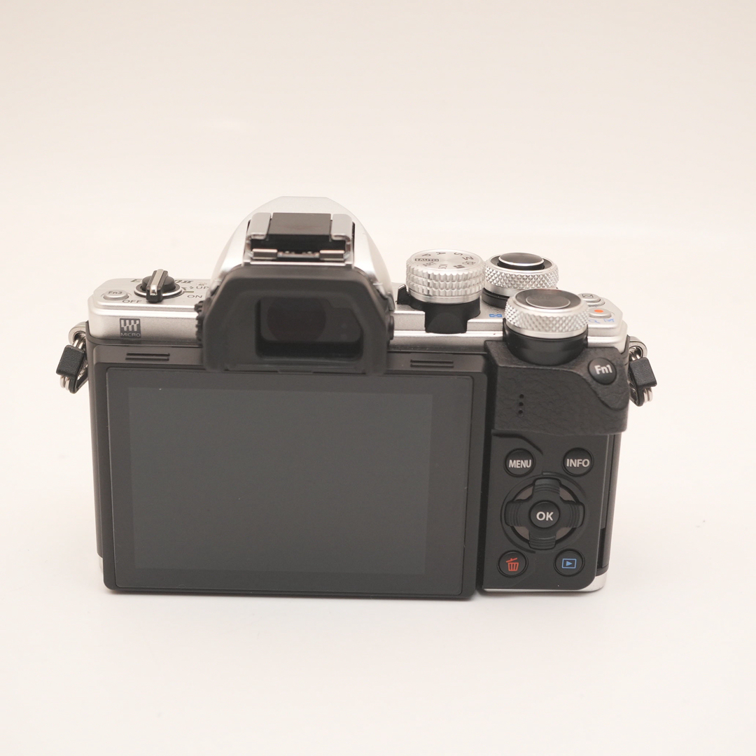 OLYMPUS(オリンパス)のオリンパス OM-D E-M10 MarkII ミラーレスWi-Fi搭載 スマホ/家電/カメラのカメラ(ミラーレス一眼)の商品写真