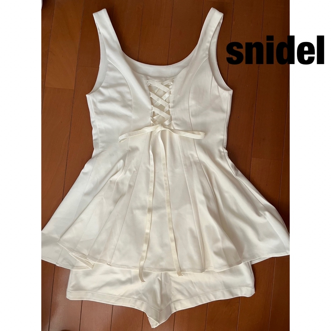 SNIDEL(スナイデル)のsnidel スナイデル レースアップ ロンパース コンビネゾン オールインワン レディースのパンツ(オールインワン)の商品写真