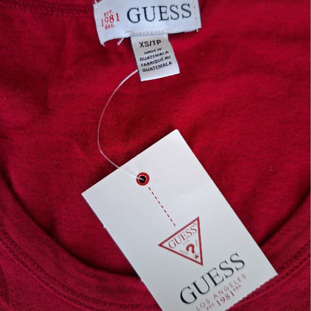 GUESS(ゲス)のタグ付き！GUESS ビジュー付きスリムTシャツ レディースのトップス(Tシャツ(半袖/袖なし))の商品写真