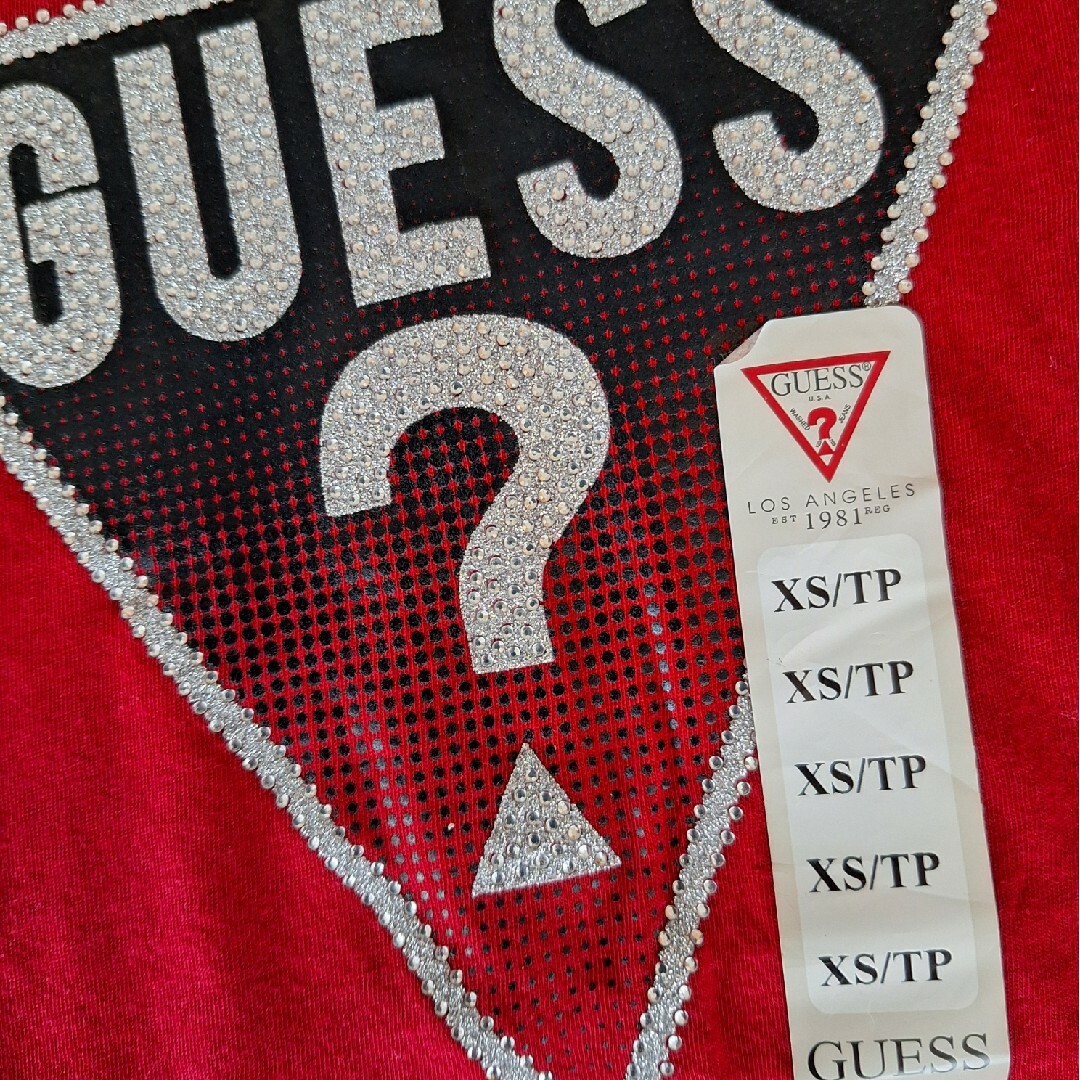 GUESS(ゲス)のタグ付き！GUESS ビジュー付きスリムTシャツ レディースのトップス(Tシャツ(半袖/袖なし))の商品写真