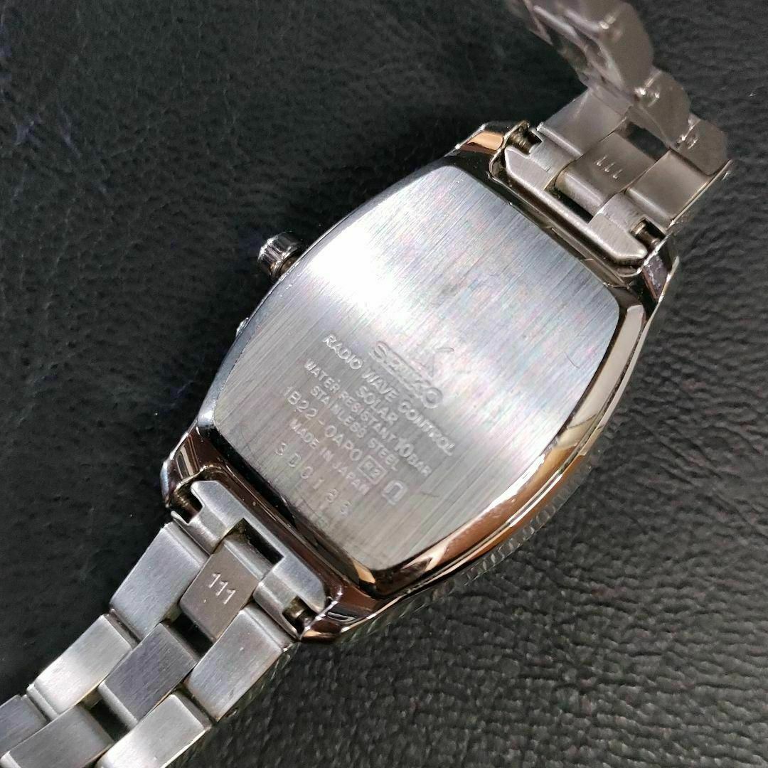 SEIKO(セイコー)の極美品【稼働品】SEIKO　セイコールキア　1B22　トノー　シルバー　ソーラー レディースのファッション小物(腕時計)の商品写真