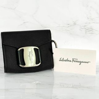 サルヴァトーレフェラガモ(Salvatore Ferragamo)のフェラガモ ferragamo キーリング付き ポーチ ブラック ヴァラ 黒(ポーチ)