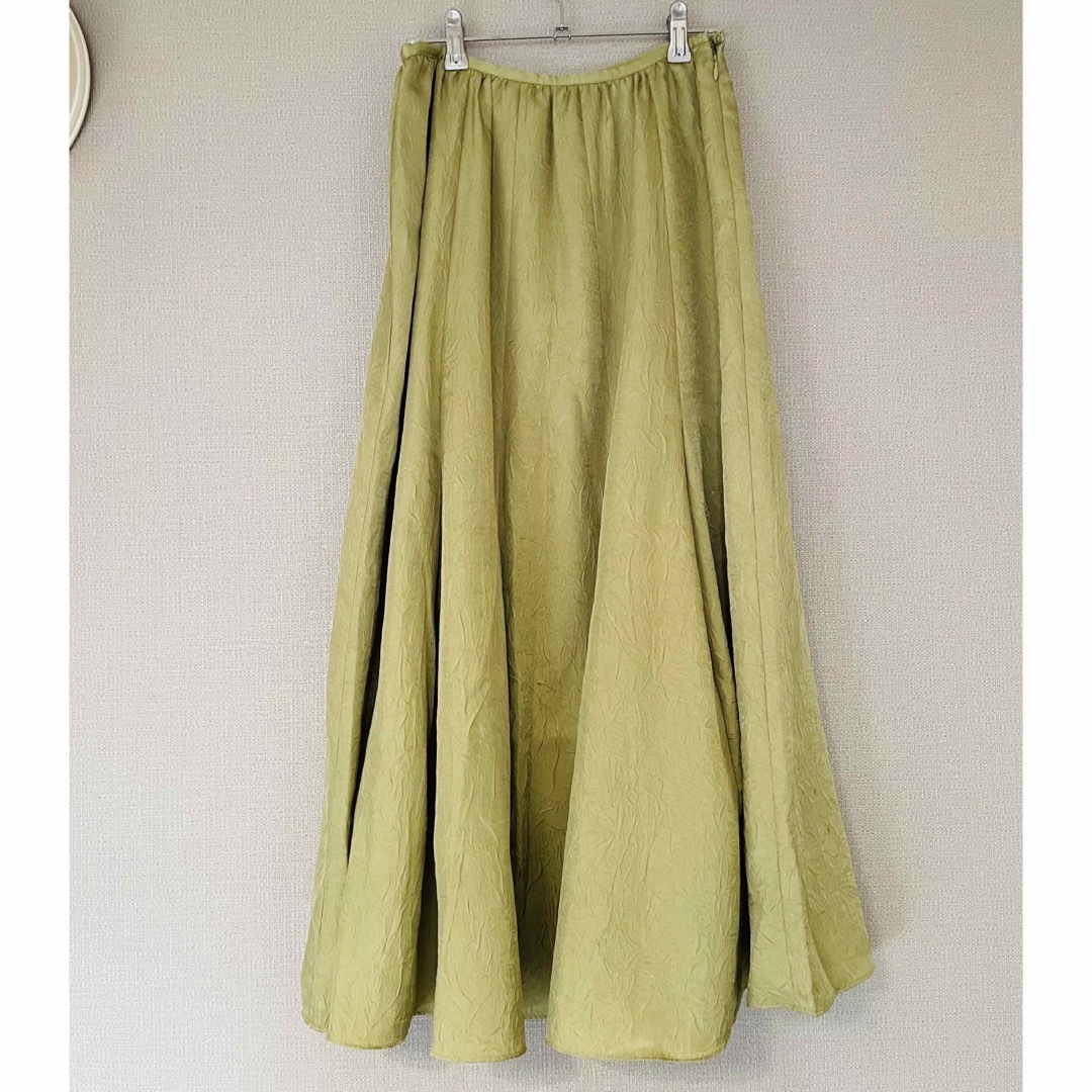 N.Natural beauty basic(エヌナチュラルビューティーベーシック)のスカート　フレア　ロング　グリーン レディースのスカート(ロングスカート)の商品写真
