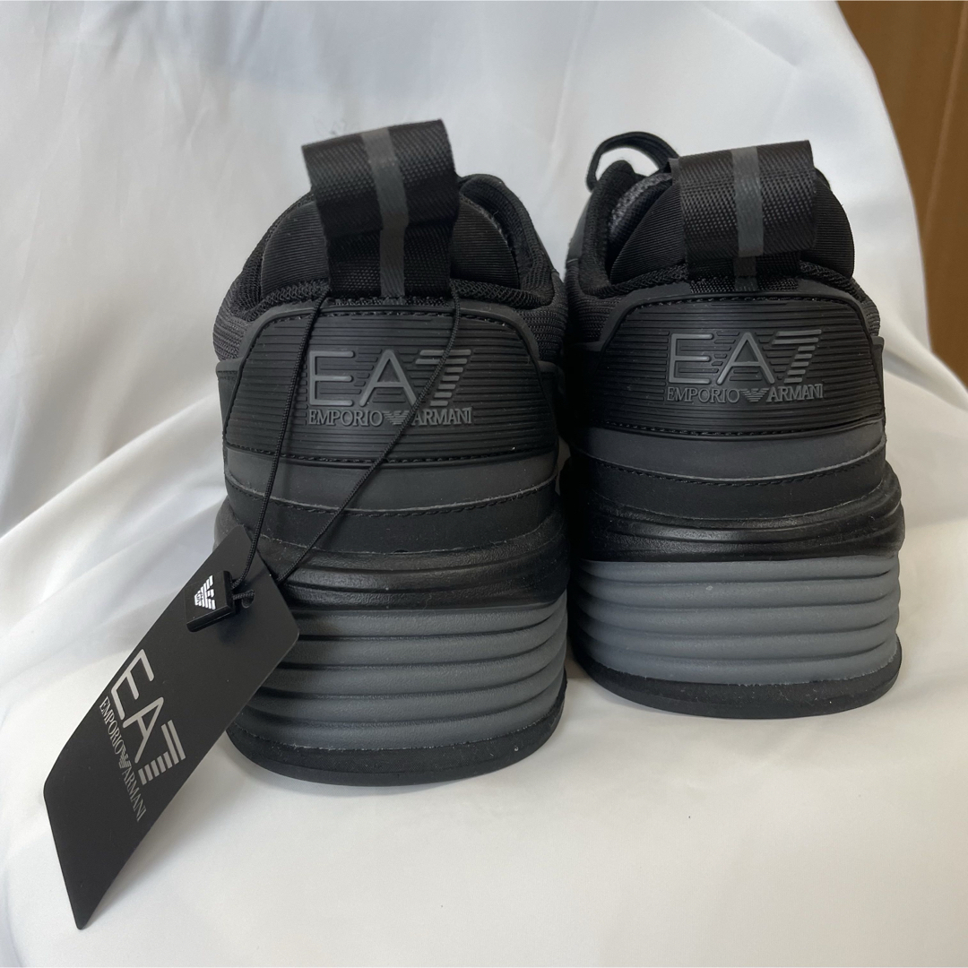Emporio Armani(エンポリオアルマーニ)の新品•未使用　EMPORIO ARMANI スニーカー　黒　27.5cm メンズの靴/シューズ(スニーカー)の商品写真