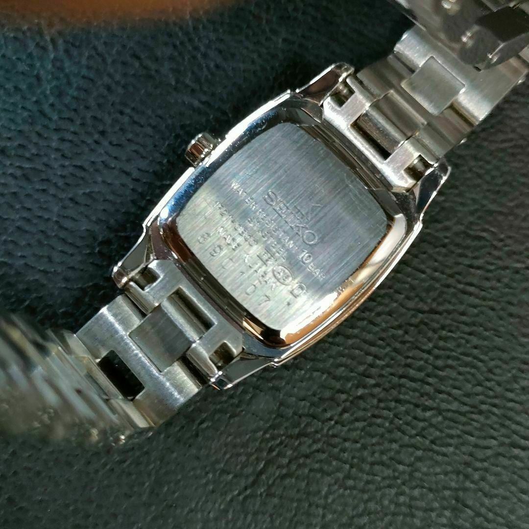 SEIKO(セイコー)の極美品【稼働品】SEIKOセイコールキア　1F21　スクエア　シルバー　ソーラー レディースのファッション小物(腕時計)の商品写真