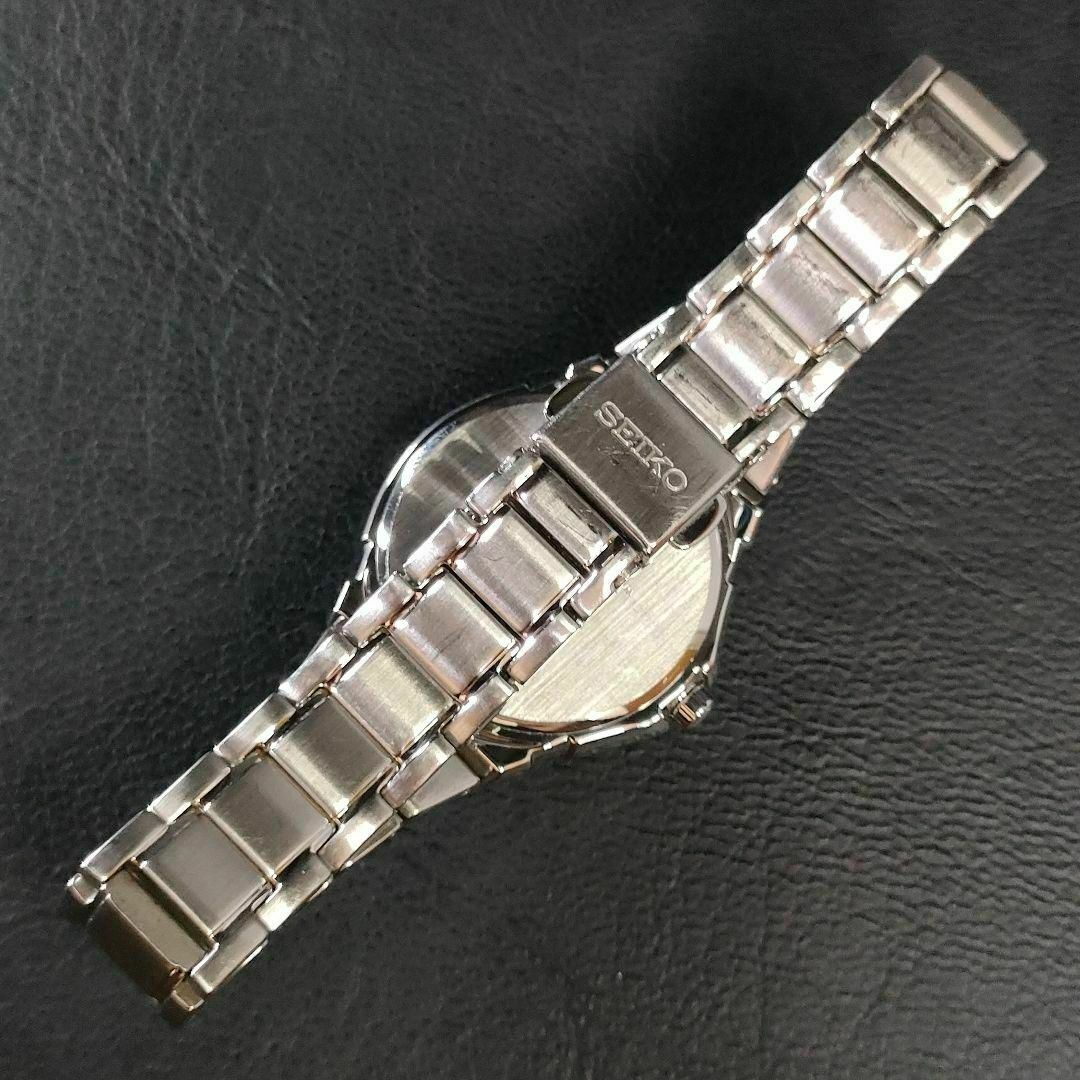 SEIKO(セイコー)の極美品【稼働品】SEIKO　セイコー　V187　ホワイト　シルバー　ソーラー レディースのファッション小物(腕時計)の商品写真