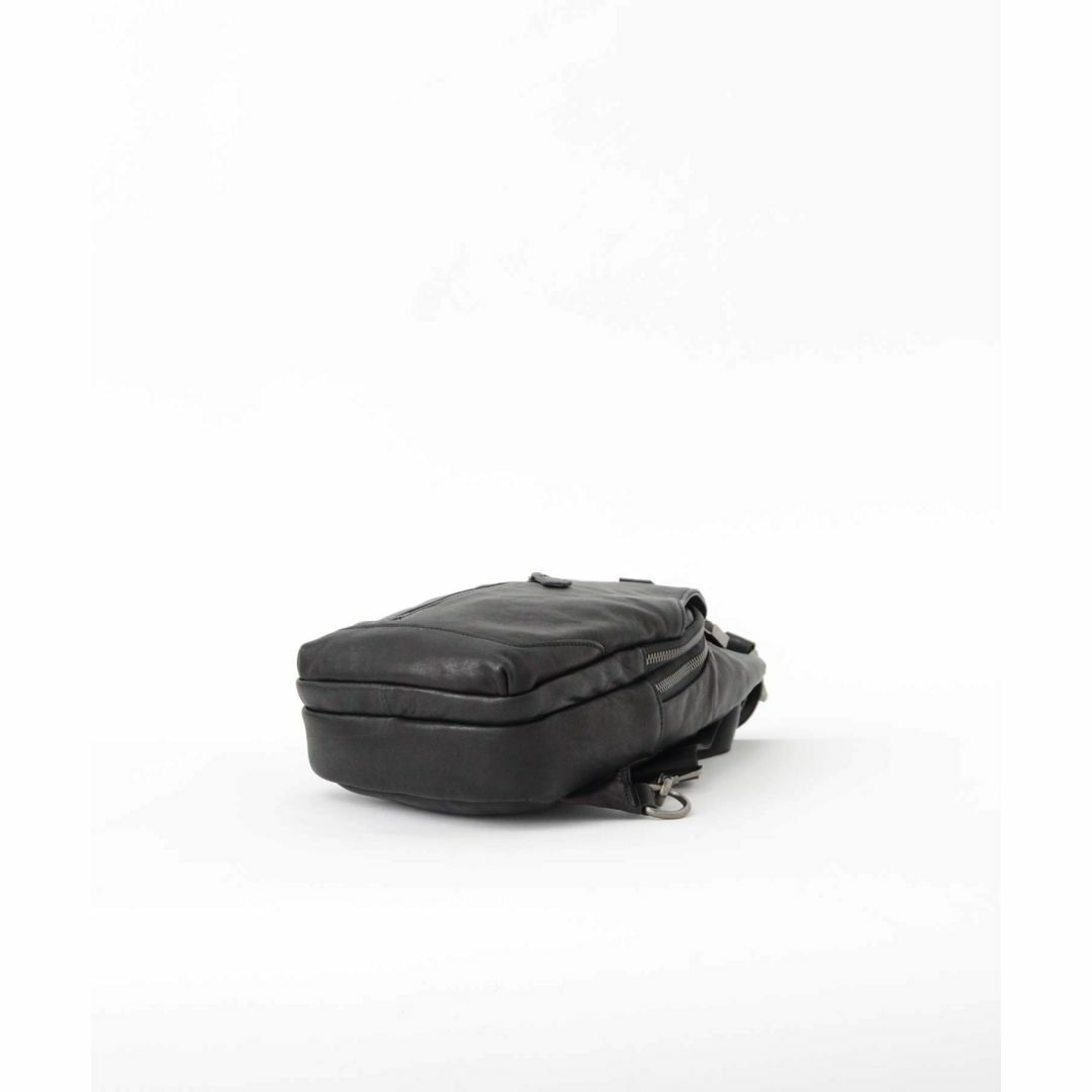【色: ブラック】[ルクス] イタリアンレザー 本牛革縦型ボディバッグ vnsb メンズのバッグ(その他)の商品写真