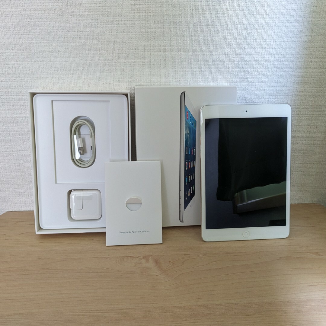 Apple(アップル)のアップル iPad mini 2 WiFi 16GB シルバー スマホ/家電/カメラのPC/タブレット(タブレット)の商品写真