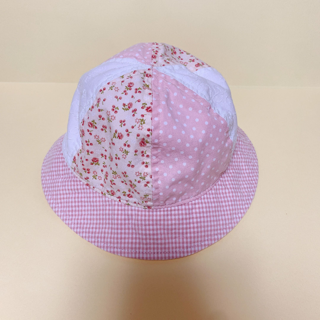 ベビー帽 ベビー帽子 花柄 ピンク ゴム 46cm 3ヶ月 1歳 女の子 夏 キッズ/ベビー/マタニティのこども用ファッション小物(帽子)の商品写真