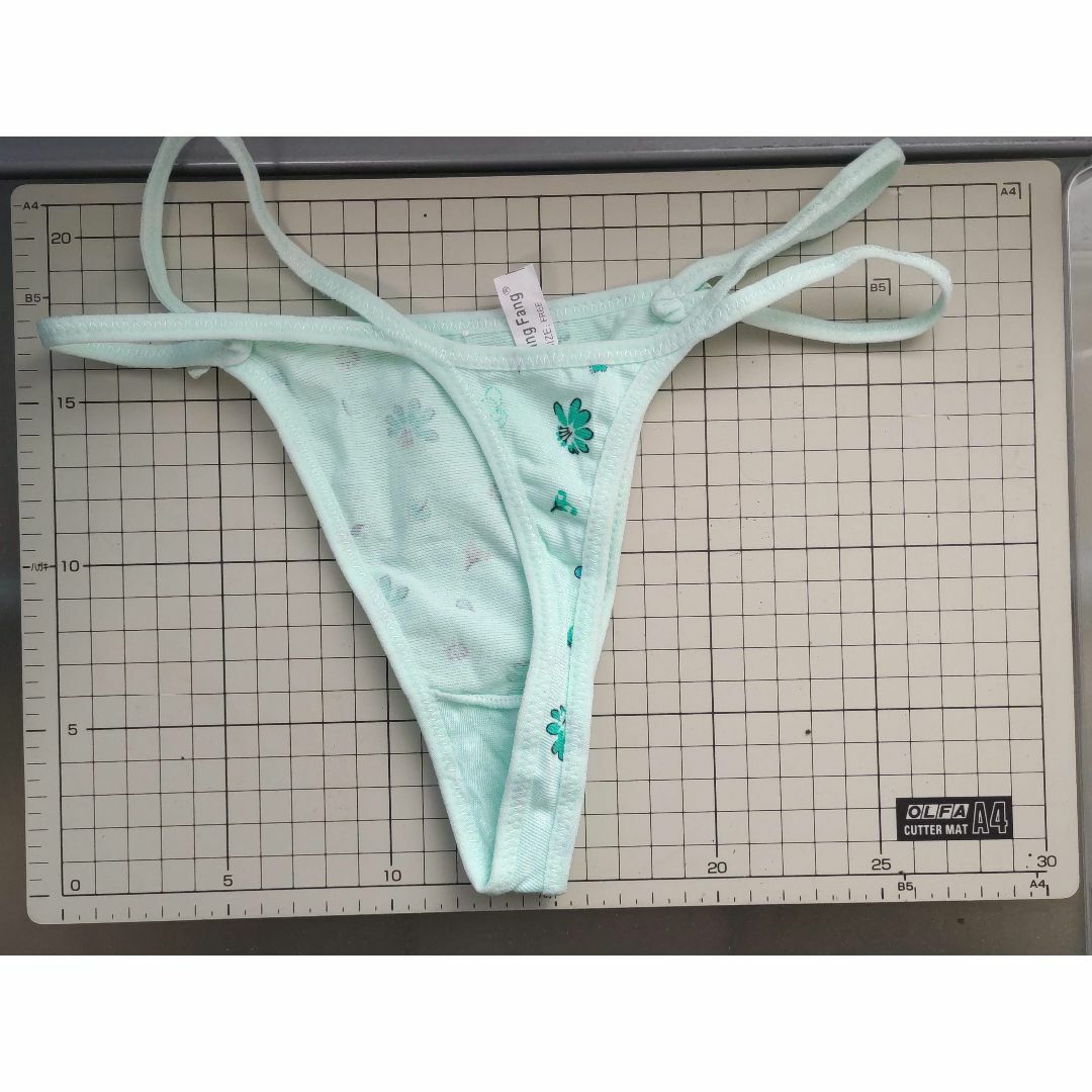 木綿のプリントTバックパンティショーツ花柄グリーン レディースの下着/アンダーウェア(ショーツ)の商品写真