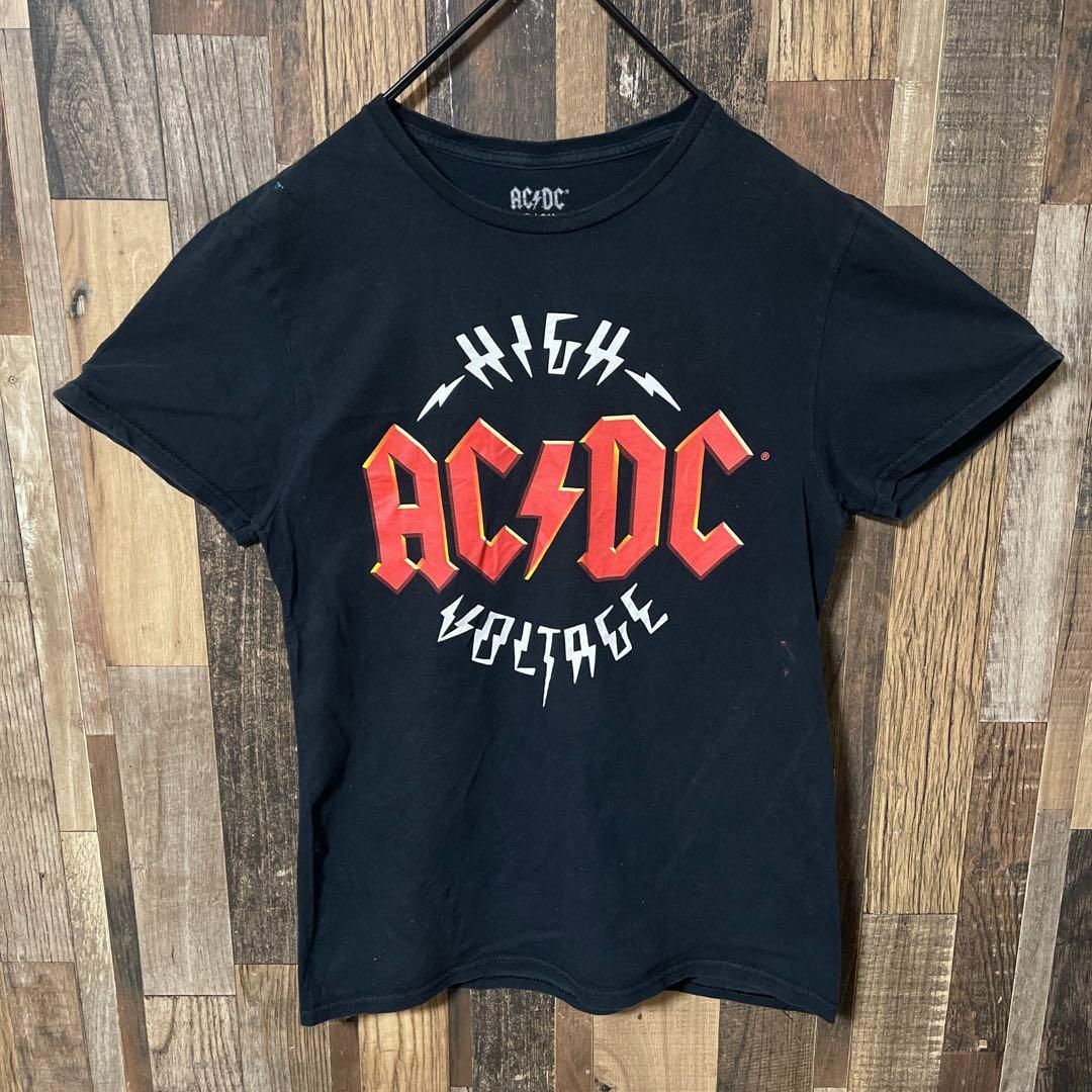 プリント バンT AC/DC S ロック メンズ 古着 ブラック 半袖 Tシャツ メンズのトップス(Tシャツ/カットソー(半袖/袖なし))の商品写真