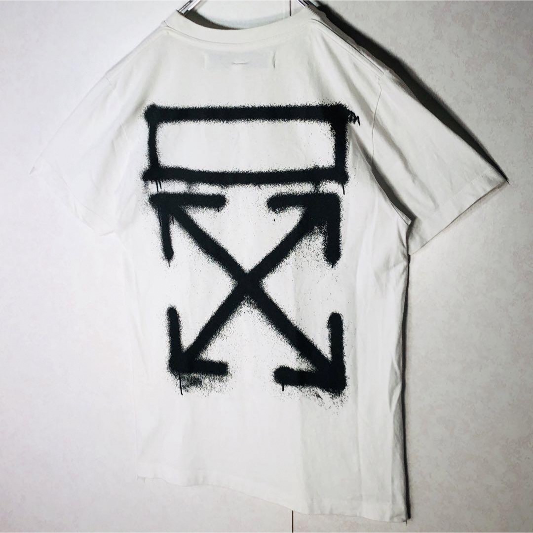 OFF-WHITE(オフホワイト)の【人気】オフホワイト スプレーペイントアロー ビックロゴ バックロゴ Tシャツ メンズのトップス(Tシャツ/カットソー(半袖/袖なし))の商品写真