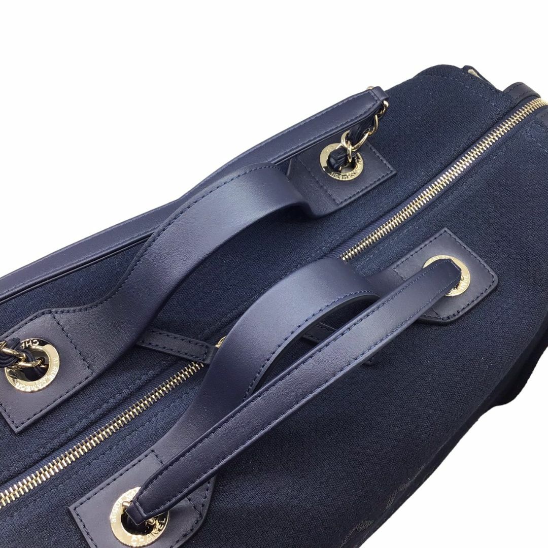 CHANEL(シャネル)のCHANEL　シャネル　ドーヴィル　ボーリングバッグ　AS4166　ネイビー　シャンパンゴールド　ハンドバッグ　バッグ　お買い物バッグ　ショッピングバッグ　鞄　カバン　レディース　メンズ　ユニセックス レディースのバッグ(ハンドバッグ)の商品写真