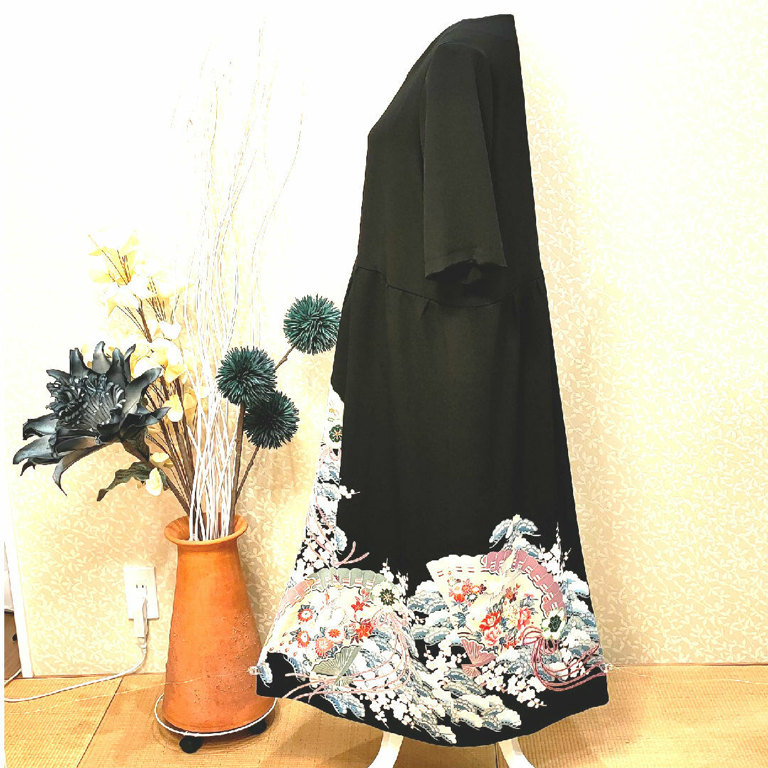 No.23　着物リメイクワンピース　黒留袖ドレス　正絹 ギャザーワンピース13号 レディースのワンピース(ロングワンピース/マキシワンピース)の商品写真