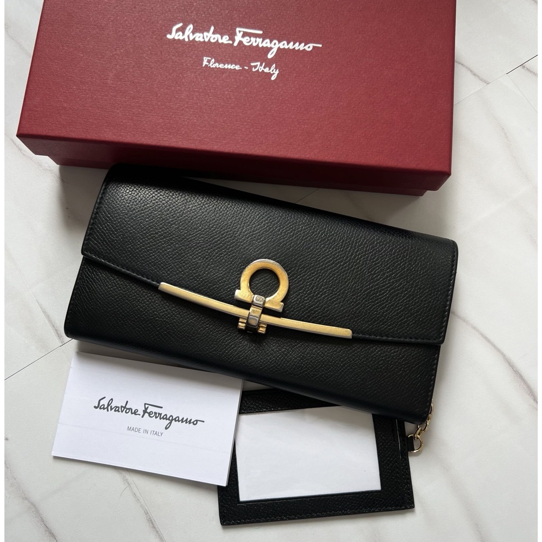 Salvatore Ferragamo(サルヴァトーレフェラガモ)の410 美品 Ferragamo サルヴァトーレフェラガモ 2つ折り 長財布 レディースのファッション小物(財布)の商品写真