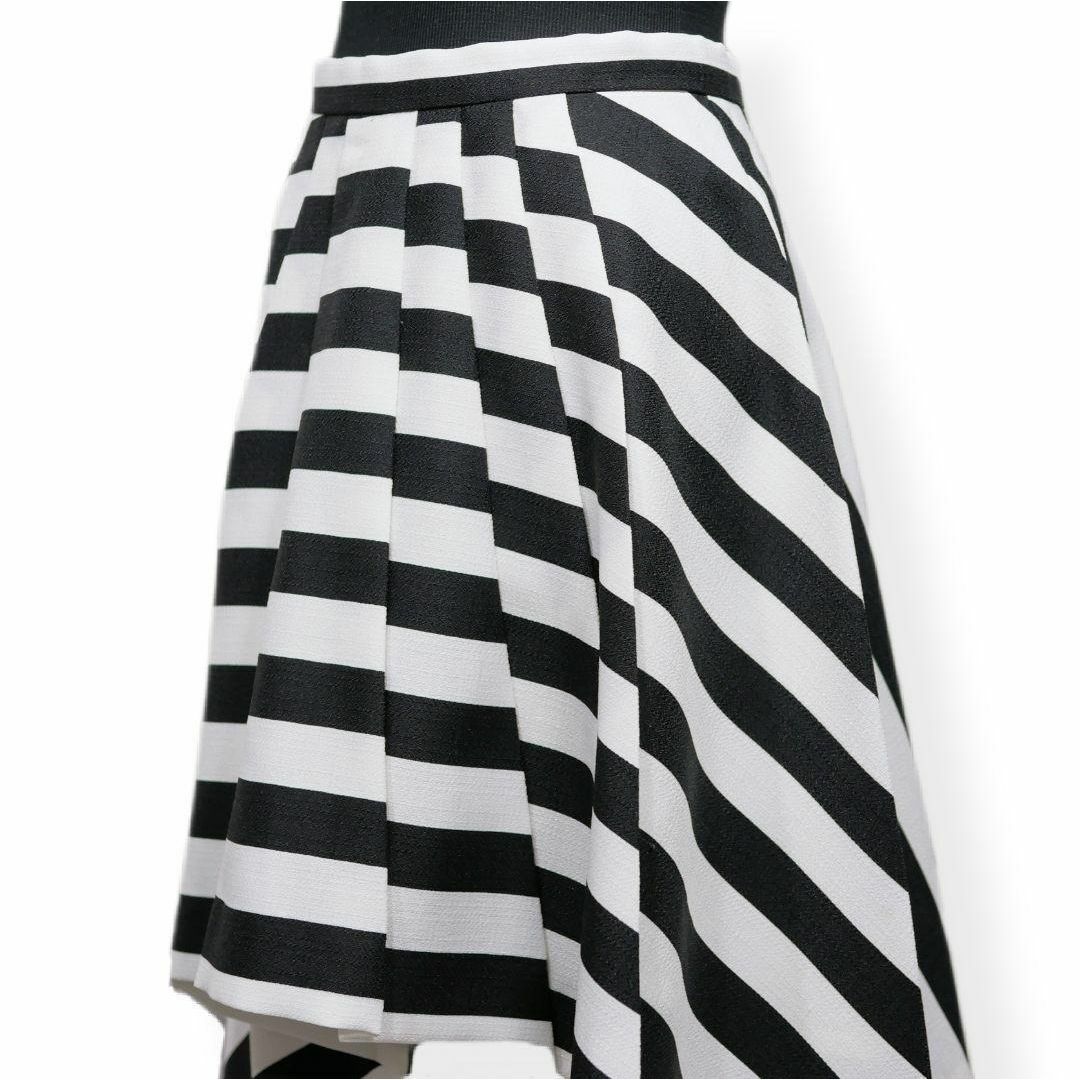 ANREALAGE(アンリアレイジ)の美品 アンリアレイジ 変形ヘム スカート プリーツ ボーダー ストライプ 白 黒 レディースのスカート(その他)の商品写真