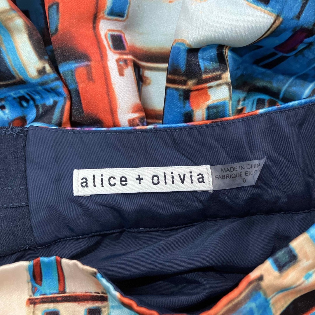 Alice+Olivia(アリスアンドオリビア)のalice + olivia 総柄スカート　alice olivia レディースのスカート(ミニスカート)の商品写真