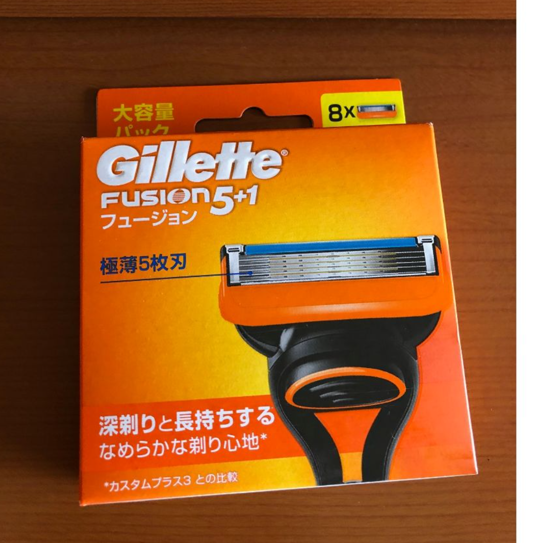 Gillette(ジレット)のジレット 　【　♪フュージョン5+1♪　 替刃 8コ入 　】 コスメ/美容のシェービング(その他)の商品写真