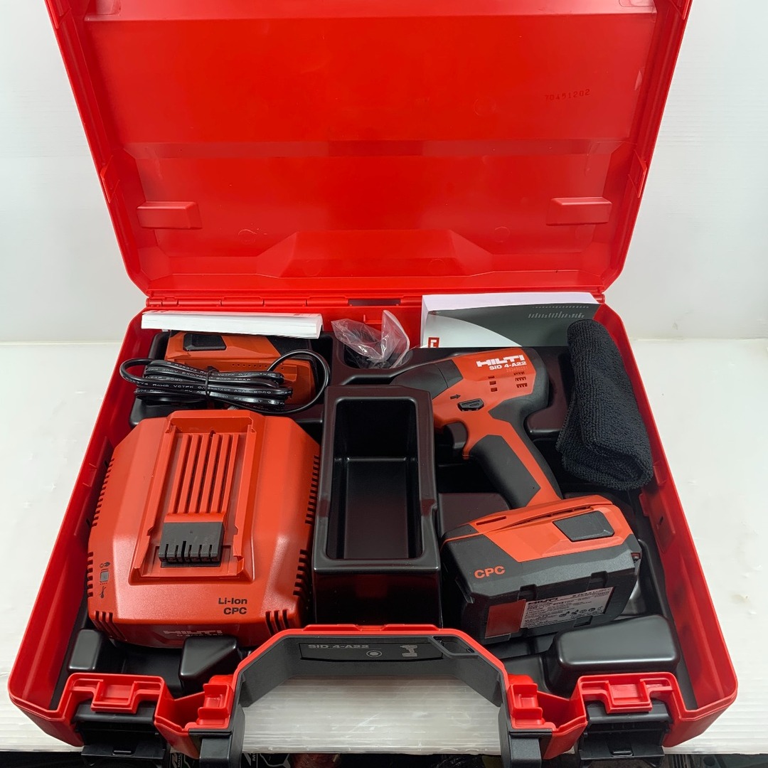 κκHilti ヒルティ 電動工具 インパクトドライバ  充電器・充電池2個・ケース付 2021年製 33383 SID4-A22 レッド インテリア/住まい/日用品の文房具(その他)の商品写真