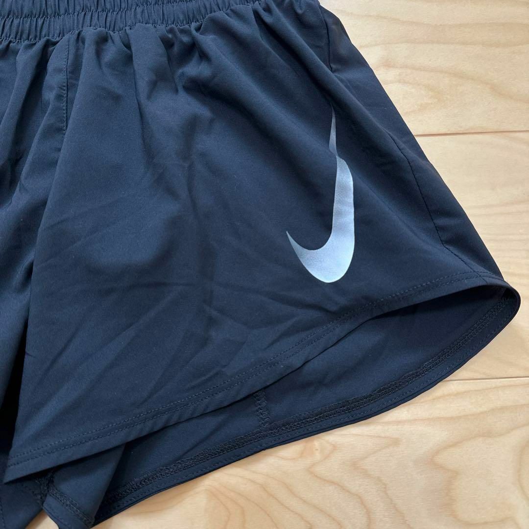 NIKE(ナイキ)の新品　NIKE ATHFORM ランニングウェア　ショートパンツ　上下セット　M スポーツ/アウトドアのランニング(ウェア)の商品写真