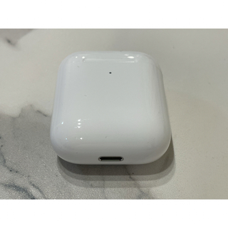 Apple - 【値下げ4900→4400円】 純正第2世代AirPods用充電ケース