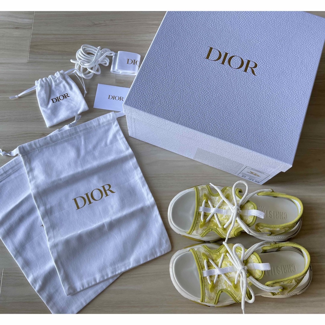 Christian Dior(クリスチャンディオール)のDIOR サンダル　新品紐付き　size37 レディースの靴/シューズ(サンダル)の商品写真